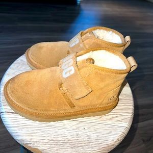 Toddler Ugg boots with strap